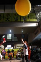 三茶de大道芸2019夜会 アルジェントさーかす 風船飛ばし