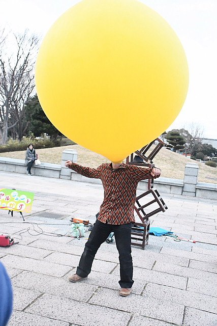 葛西臨海公園での大道芸!ジャイアントバルーン(風船人間)