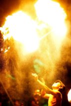 ファイヤーバースト大道芸人GEN(ジェン)のファイヤーショー