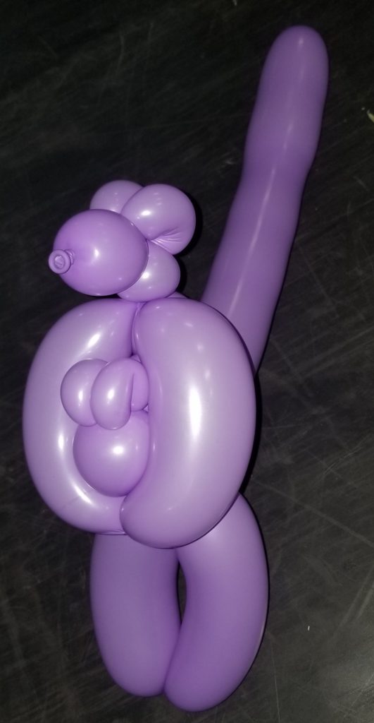 一本もので作れるバルーンアートのカンガルーの親子