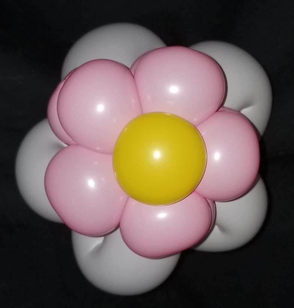バルーンアートの花!5つ花を組み合わせて作ったもの