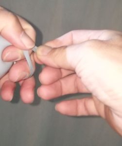 風船の結び方一周巻き付ける