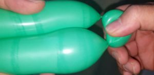 バルーンアートのくまの耳の作り方の練習
