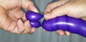 風船の端で2つの玉を作る