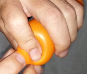 バルーンアートのチューリップひねり