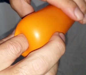バルーンアートのチューリップひねり