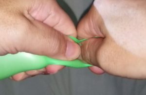 バルーンアートの風船のちぎり方