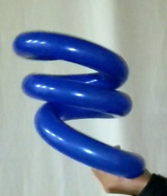 バルーンアートのトルネード膨らませ