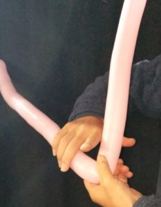 バルーンアートのツイストの作り方