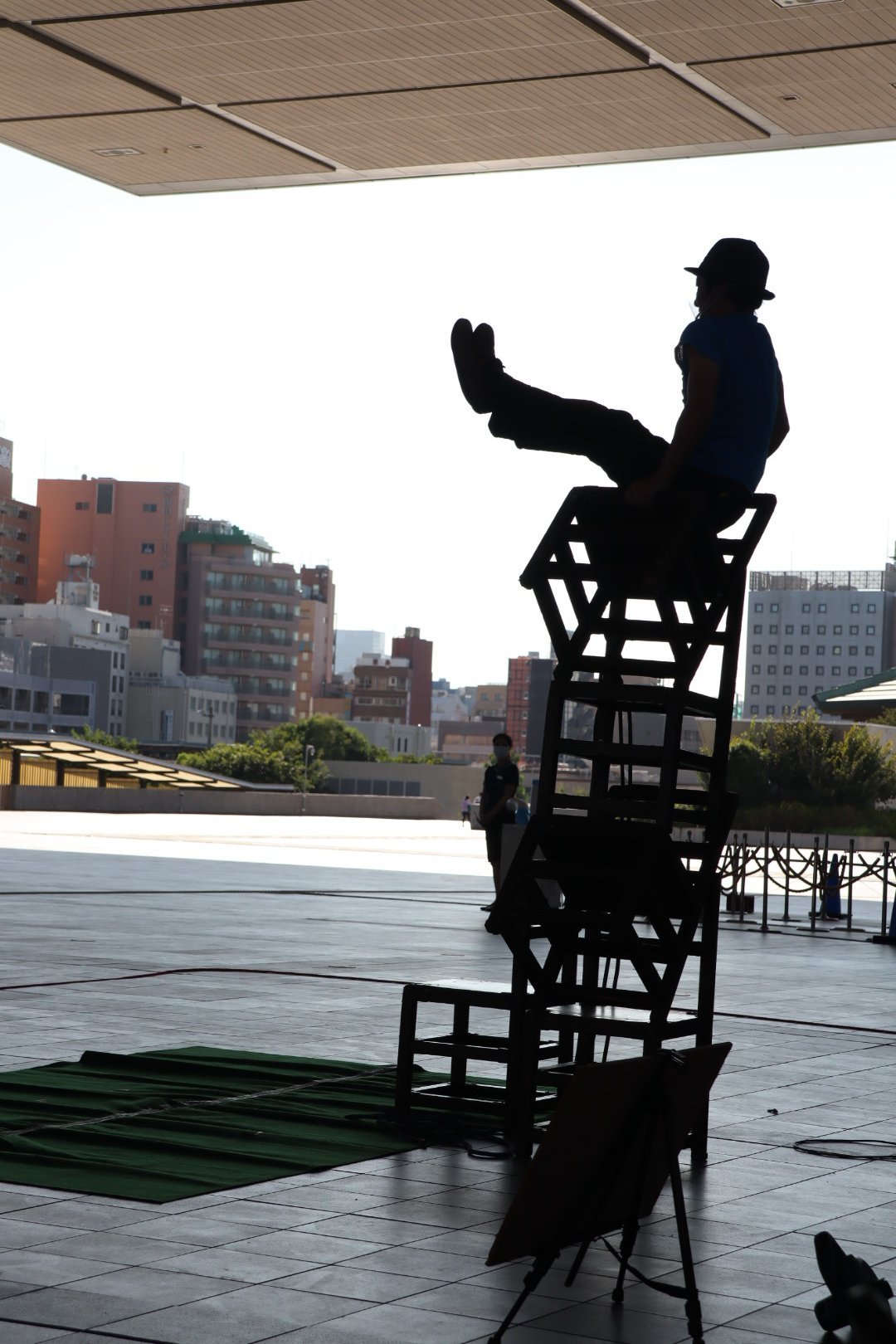 日常生活から探す面白会話ネタ 当たり前の違いが面白い 大道芸人ユニット アルジェントさーかす 笑いながら見る大道芸
