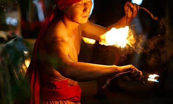 大道芸人GEN(ジェン)ファイヤ―グリーティング