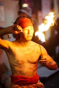大道芸人GEN(ジェン)のファイヤーショー