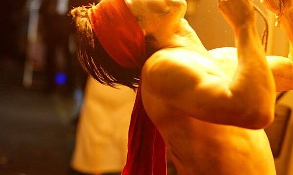 大道芸人GEN(ジェン)の火吹き