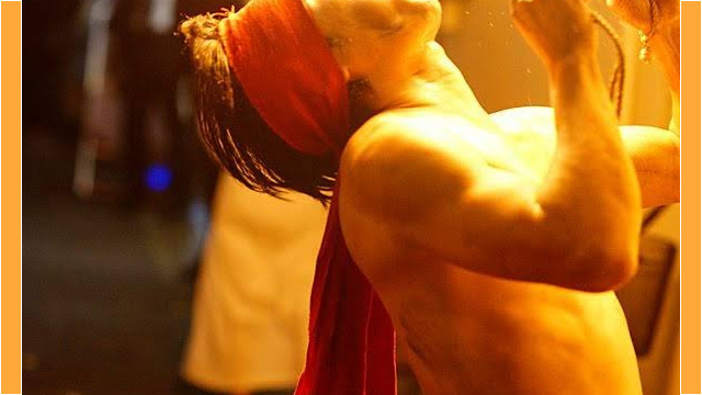 大道芸人GEN(ジェン)の火吹き