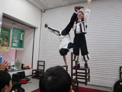 アルジェントさーかす 三茶de大道芸2019 りそな銀行大休憩室