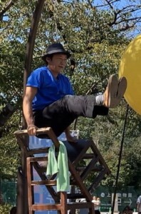 上野公園 ヘブンアーティスト 大道芸人GEN(ジェン) 四丁椅子