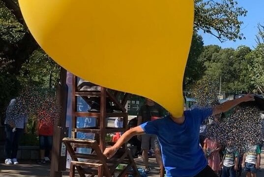 上野公園 ヘブンアーティスト 大道芸人GEN(ジェン) 風船人間