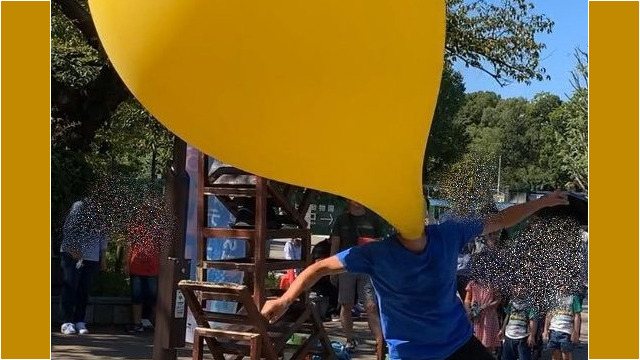 上野公園 ヘブンアーティスト 大道芸人GEN(ジェン) 風船人間