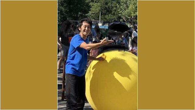 上野公園 ヘブンアーティスト 大道芸人GEN(ジェン) 巨大な風船