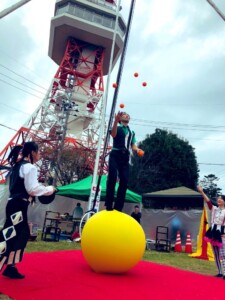 第4回八幡山公園祭り 宇都宮タワーのふもとでの大道芸イベント ハッピーメリーサーカス