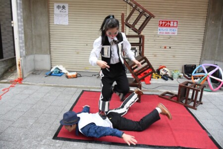 写真提供 えり|ω·) アルくんがGEN(ジェン)を踏んづけるシーン