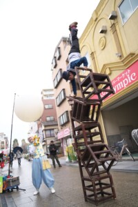 アルジェントさーかす椅子倒立